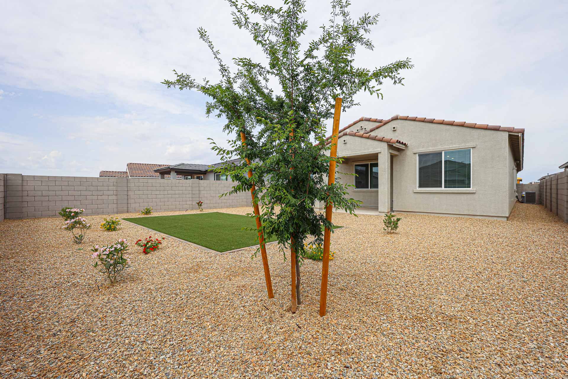 0069 40055 W SPARKS LN